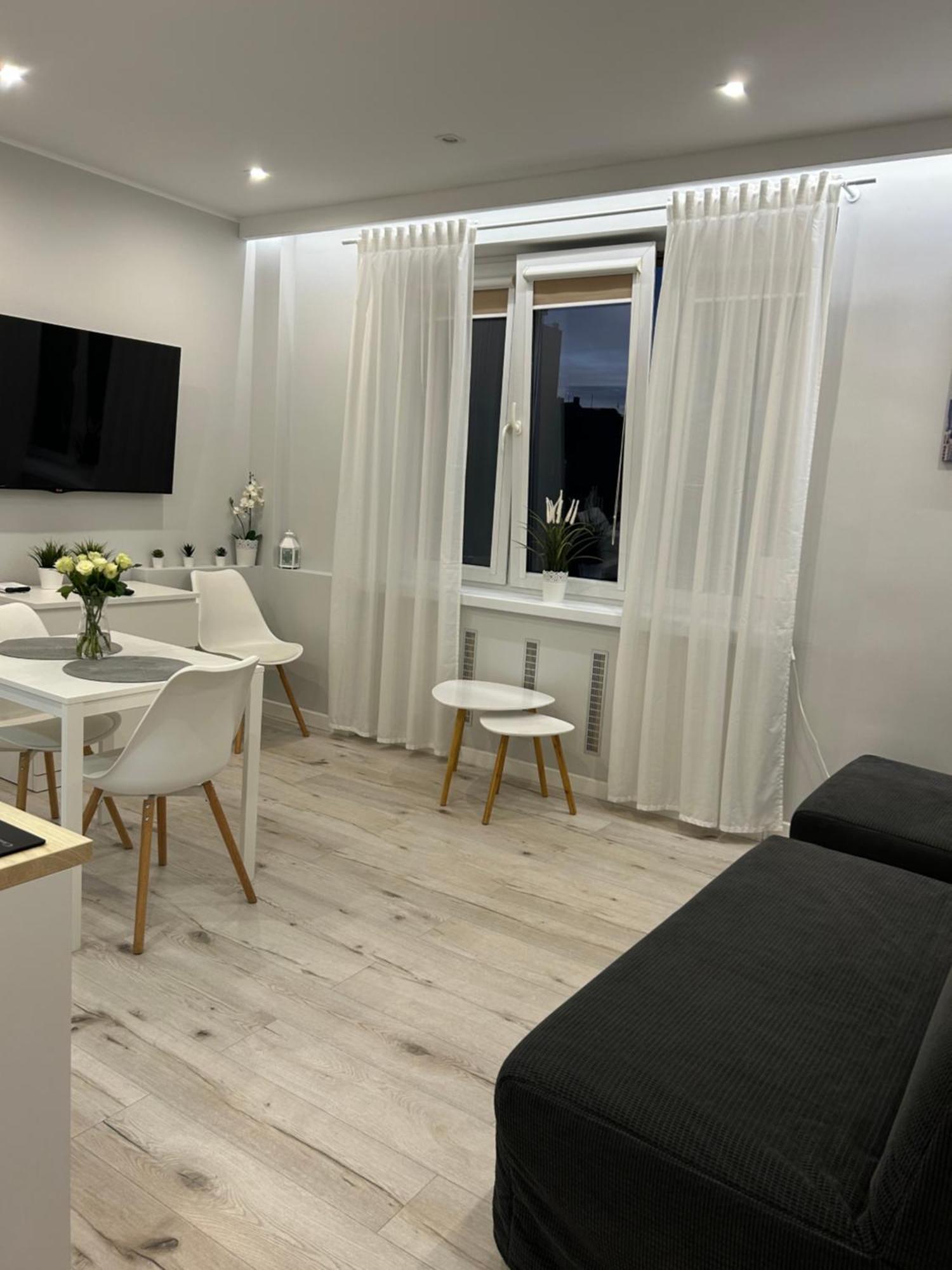 Apartament Na Dworcowej Centrum Parking Gratis ヴロツワフ エクステリア 写真