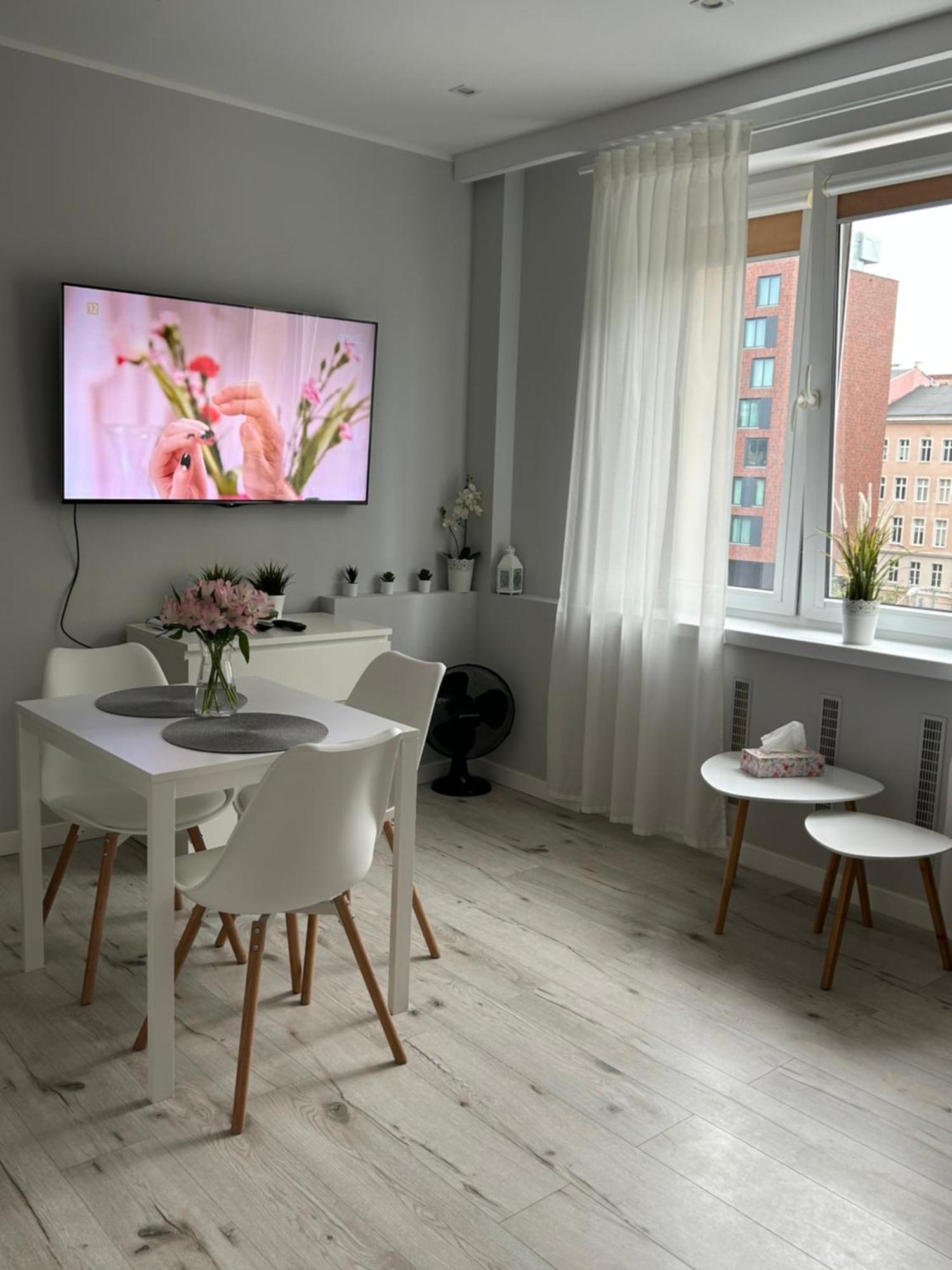 Apartament Na Dworcowej Centrum Parking Gratis ヴロツワフ エクステリア 写真